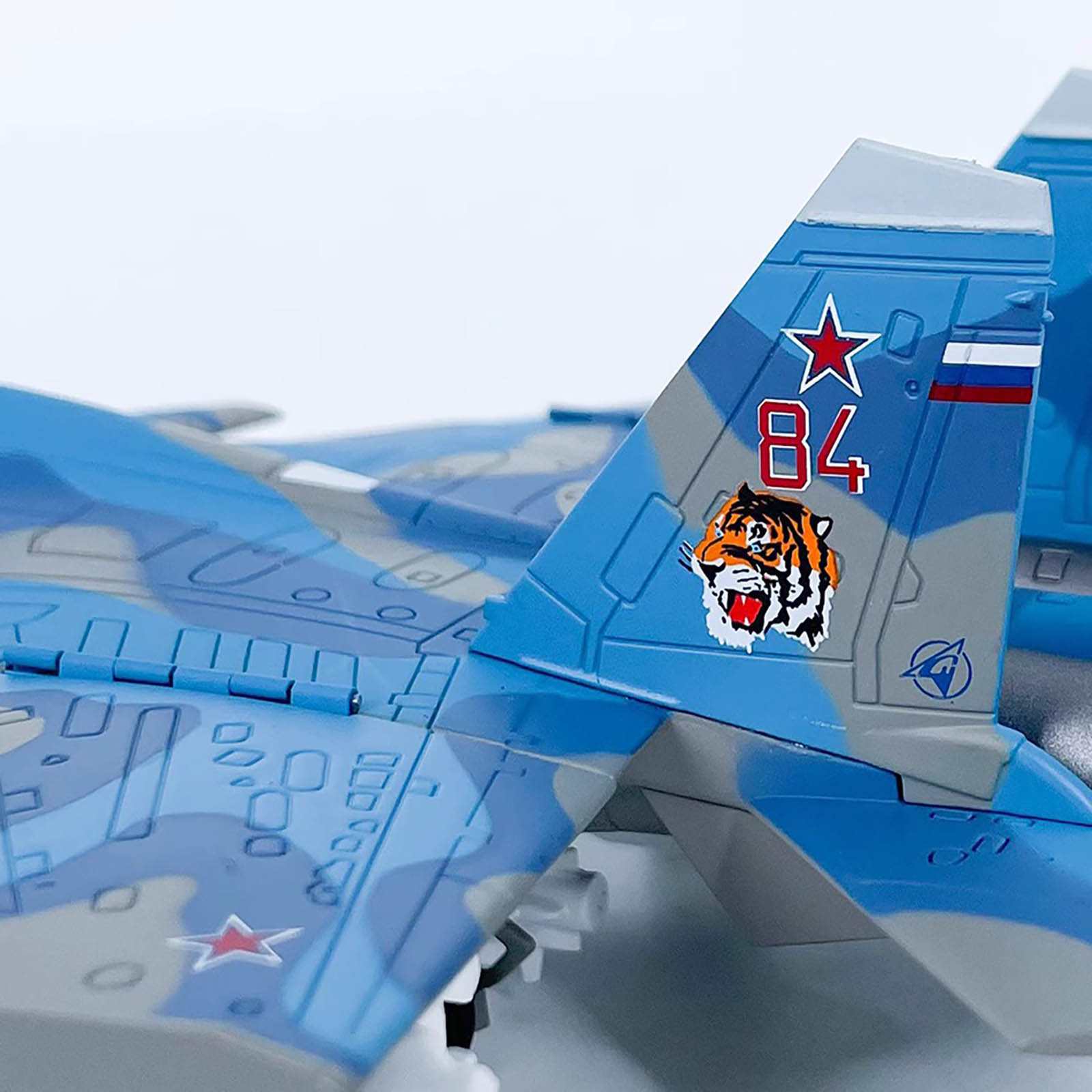 1/100 Diecast Alloy Russian Navy Su-33 Fighter Aircraft Model
