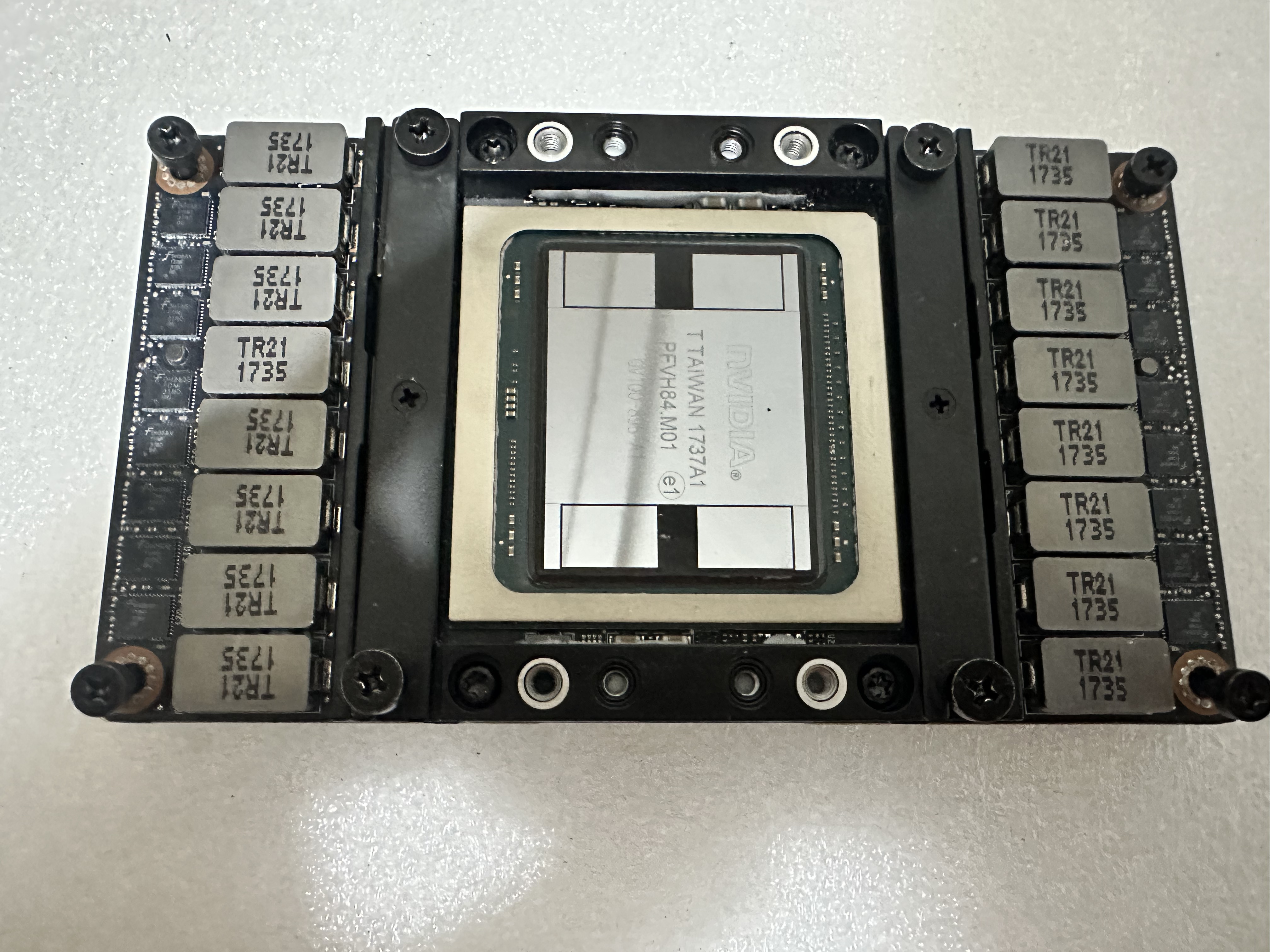 NVIDIA Tesla V100 16GB SXM2 Module NVlink 699-2G503-0201-200