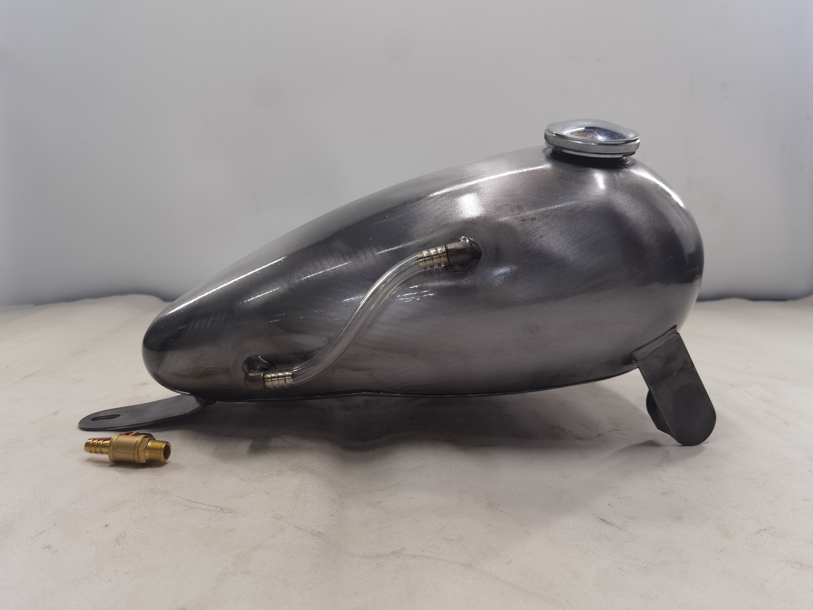 8L Silver Petrol Gas Fuel Tank With Oil Tube For Honda Steed