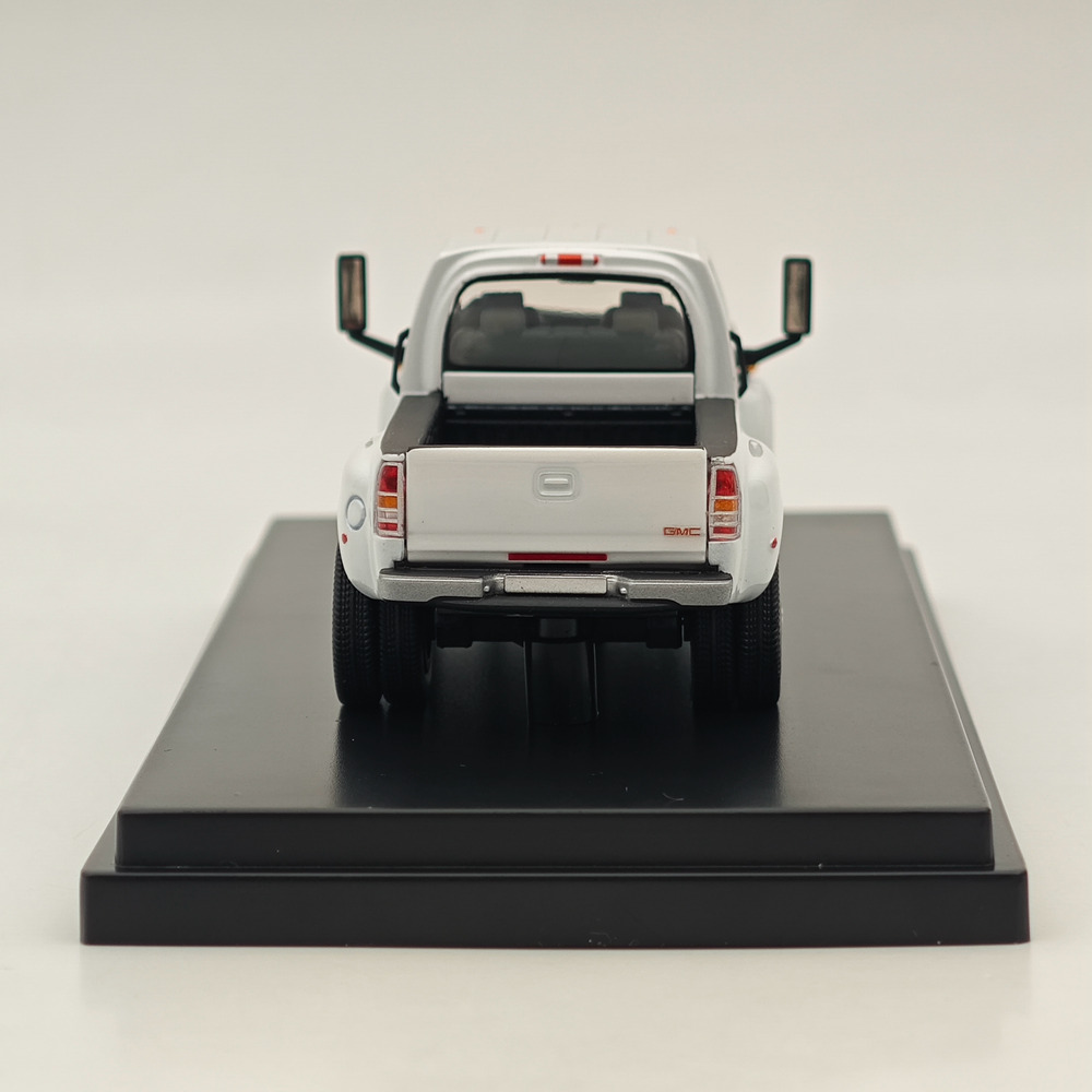 GOC 1/64 Chevrolet Kodiac & GMC Topkick C4500 Pickup White
