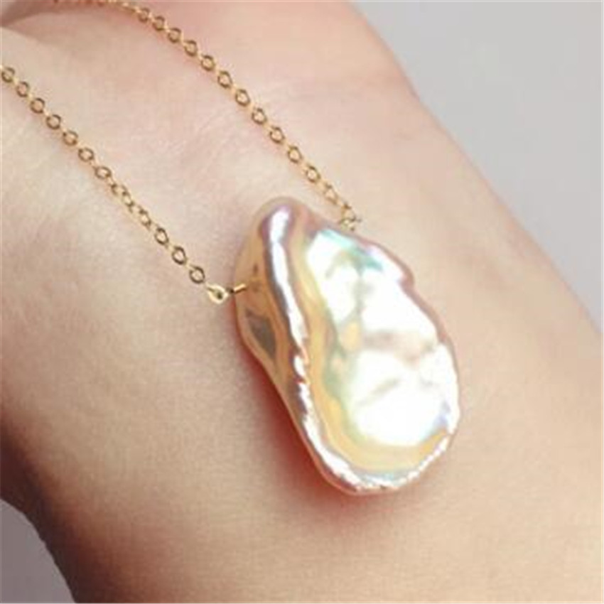 pearl pendant necklace