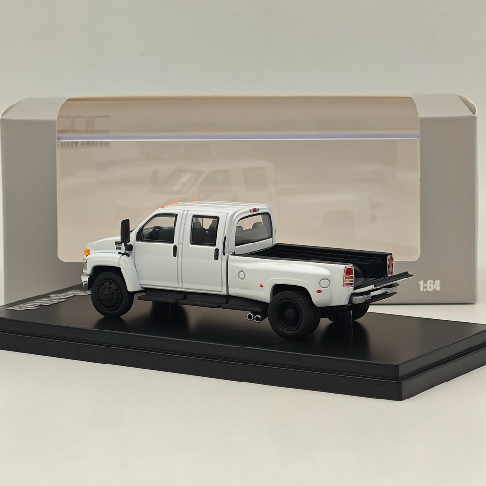 GOC 1/64 Chevrolet Kodiac & GMC Topkick C4500 Pickup White