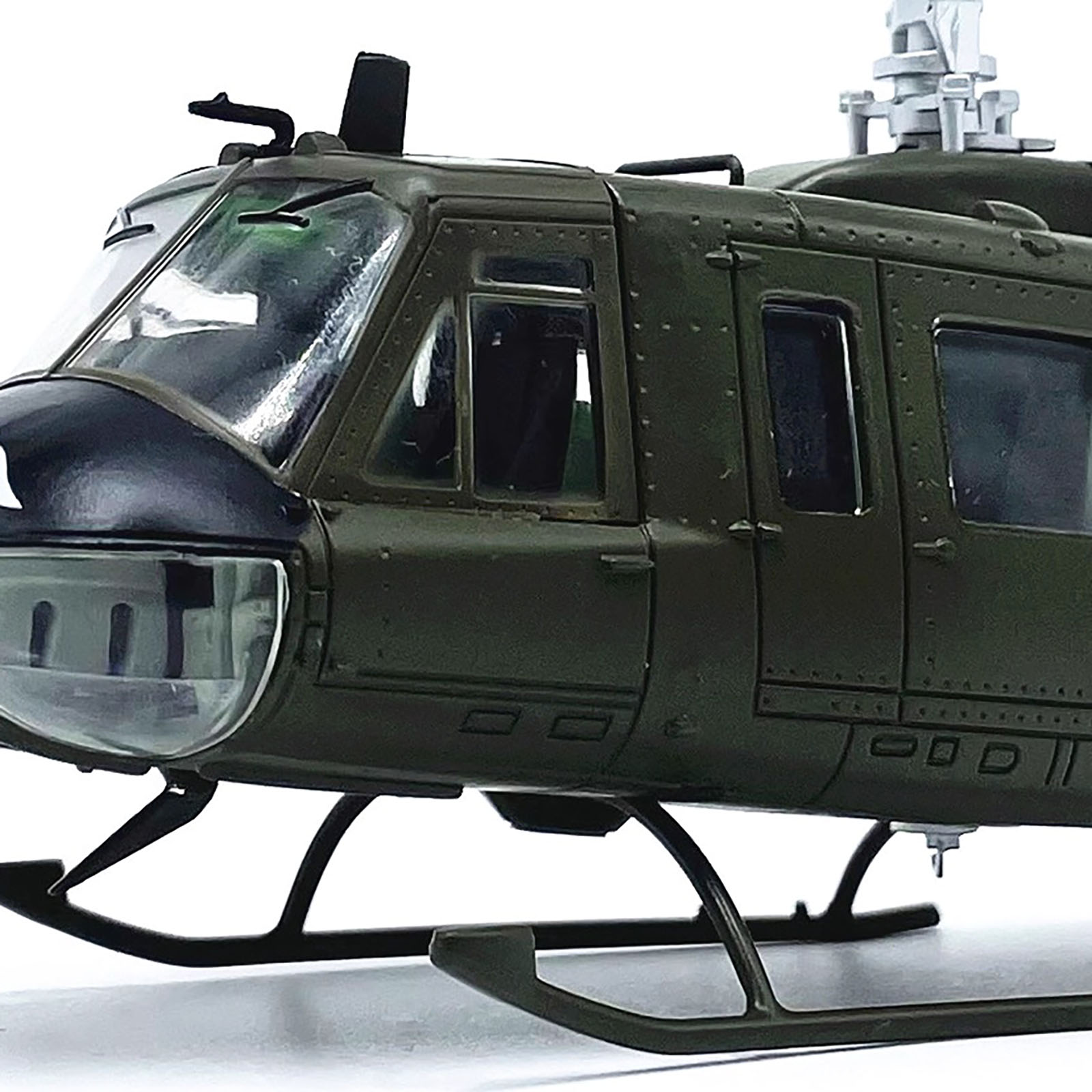 Premium 1:48 Scale US Army UH-1 Huey Helicopter Diecast Model with