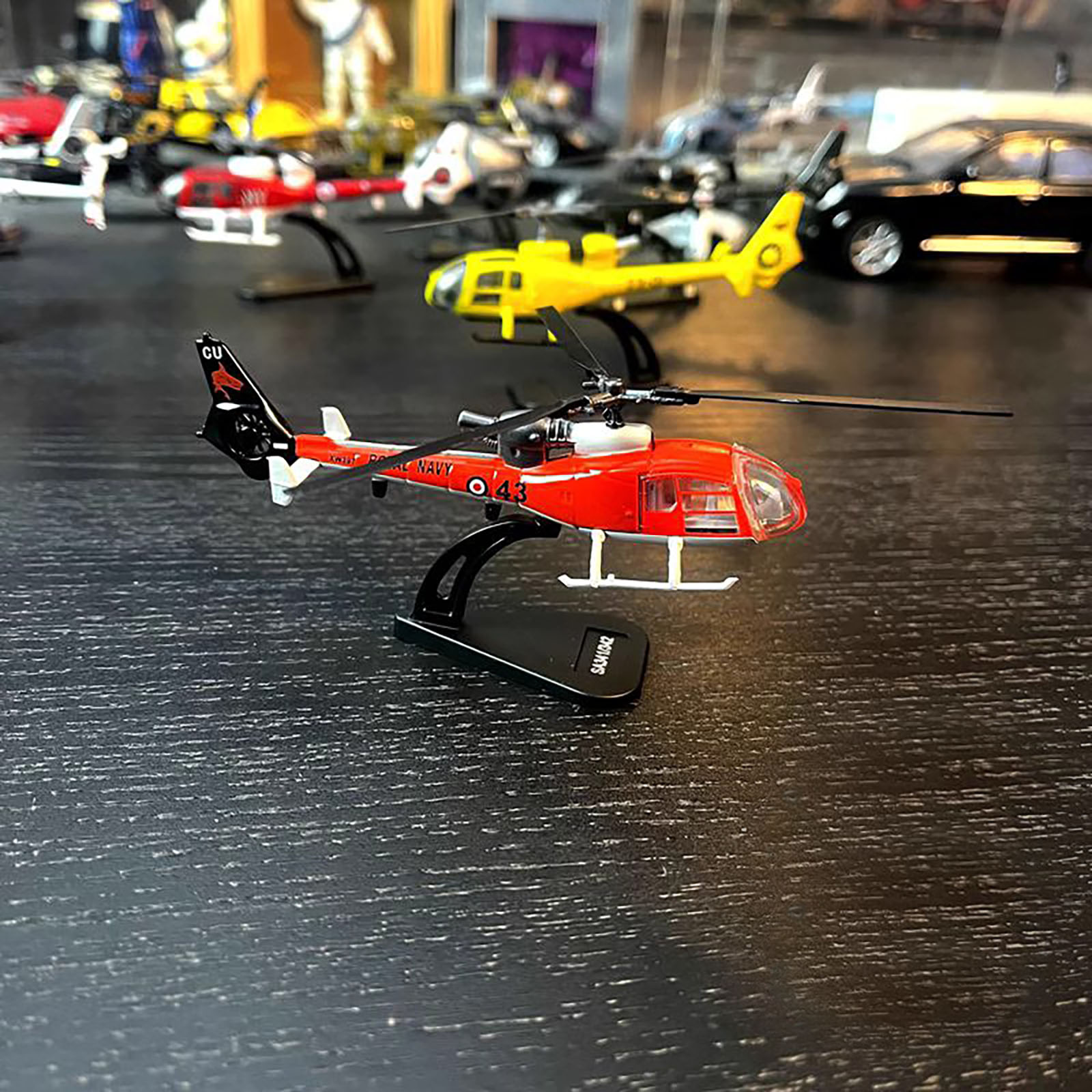 1:100 Scale SA341 Gazelle Helicopter Model - Diecast Alloy