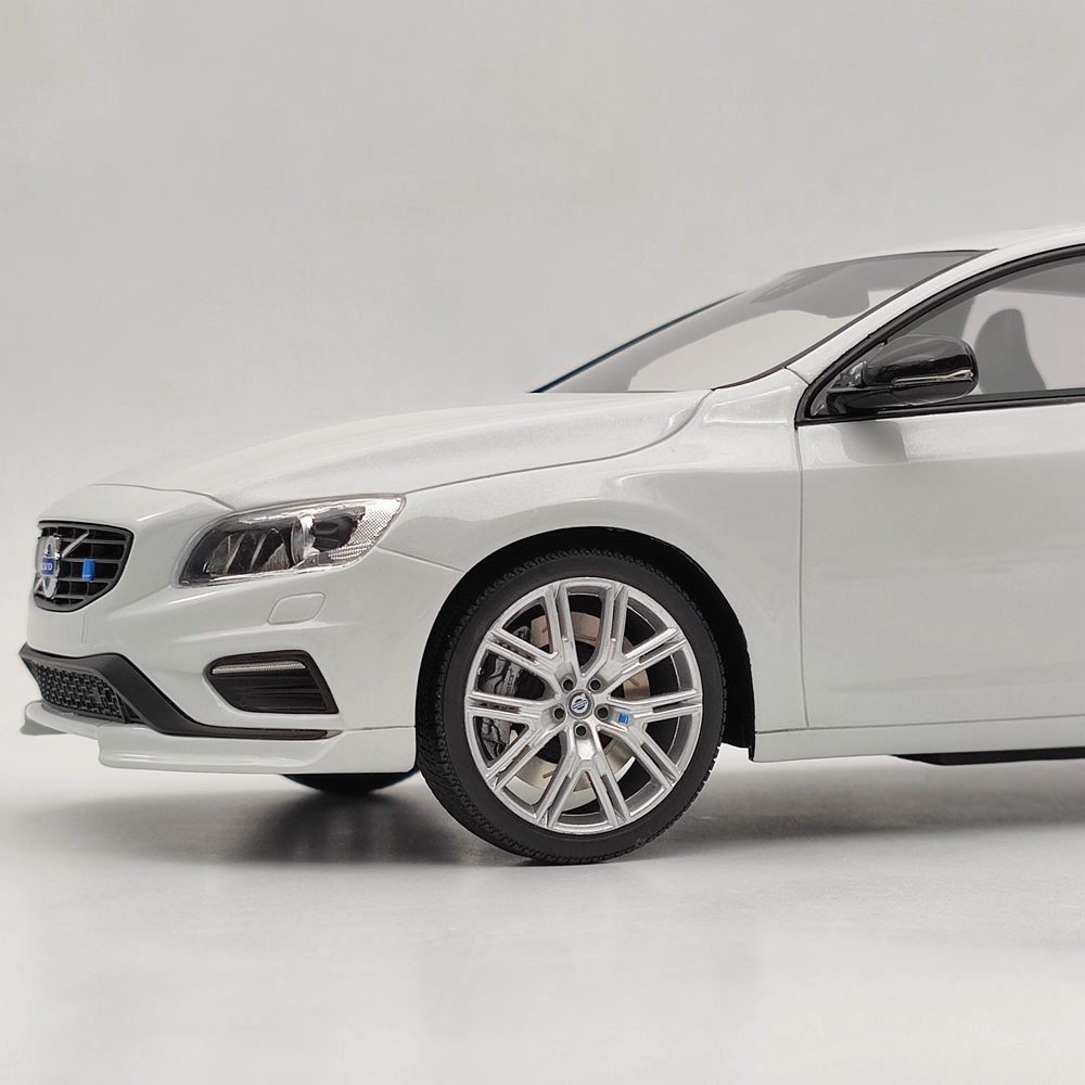 VOLVO V60 ホワイト ミニカー 18/1 DNA Collectibles 1/18 Volvo V60 Polestar Engineered White