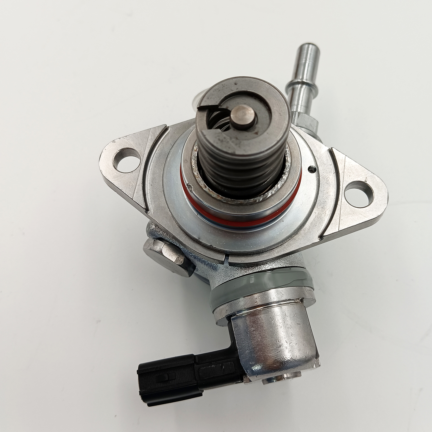 thumbnail image 2 of High Pressure Fuel Pump CM5E-9D376-CB For 2012-2017 Ford Focus 2.0L I4 – Direct Replacement 2 of 6