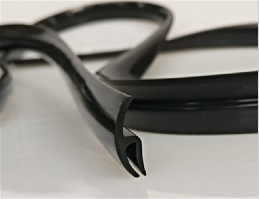 Black 1.7m Plastic Panel Under Windshield Wiper Rubber Sealing Strip