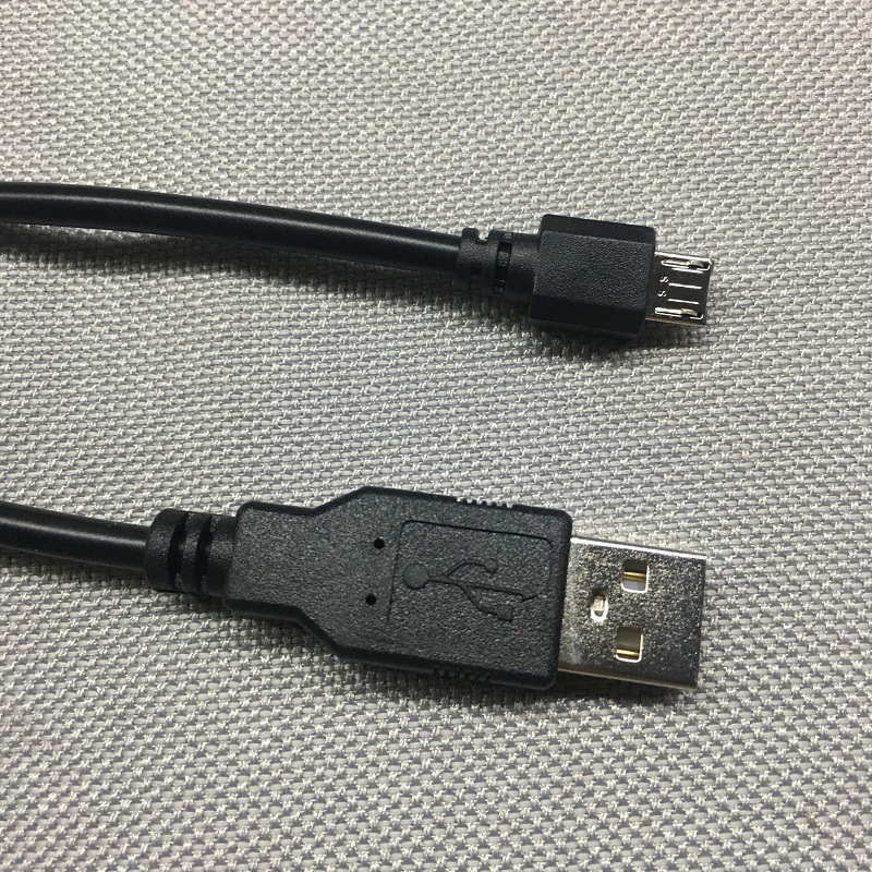Câble de charge USB pour manette PS4 UNDER CONTROL 3 m - infinytech-reunion