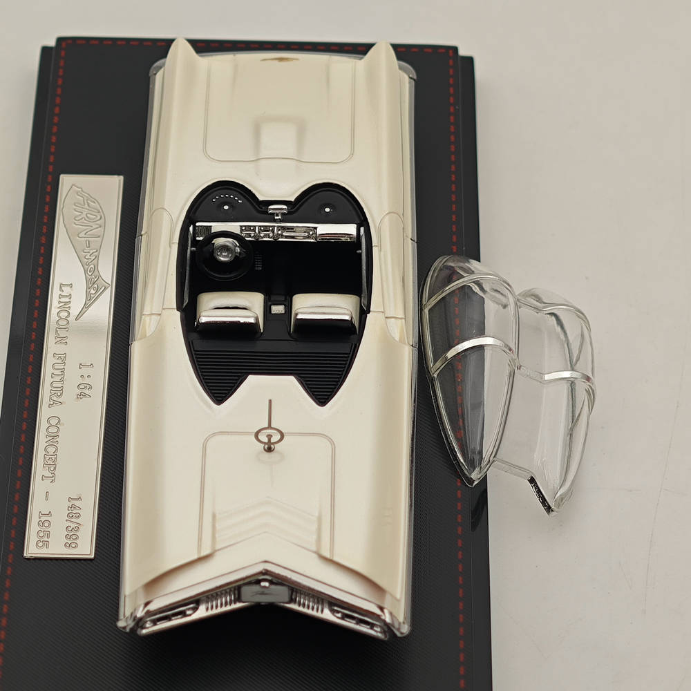 1/64 HRN Model 1955 LINCOLN FUTURA CONCEPT Minichamps White