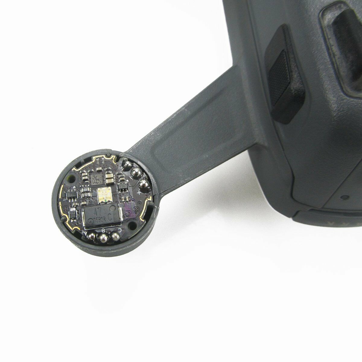 DJIスパーク DJI、同社最小ドローン「Spark」を日本で披露。スマホも使わず