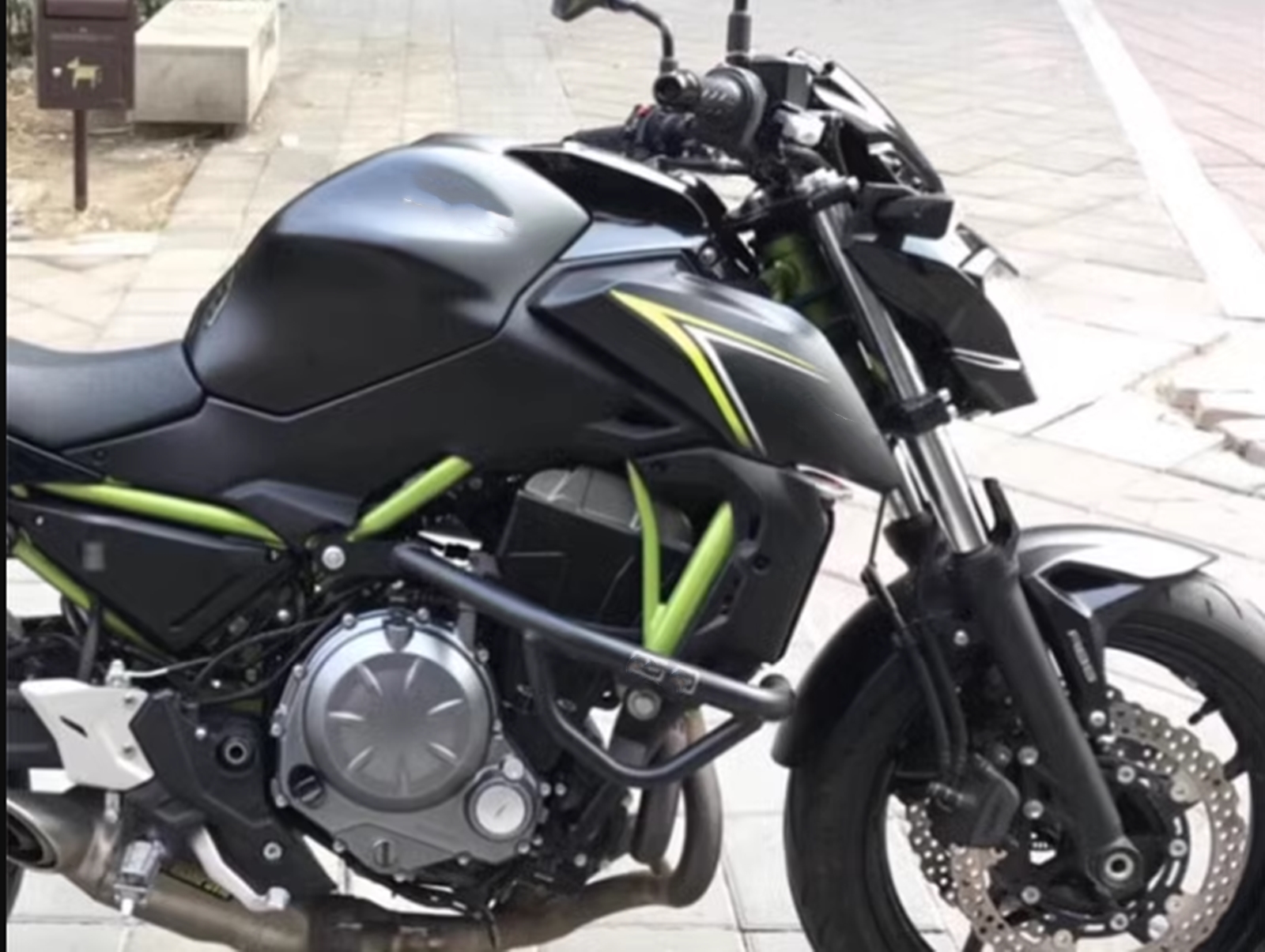 Kawasaki Z650 Engine Guard Black - Black BY HEPCO & BECKER