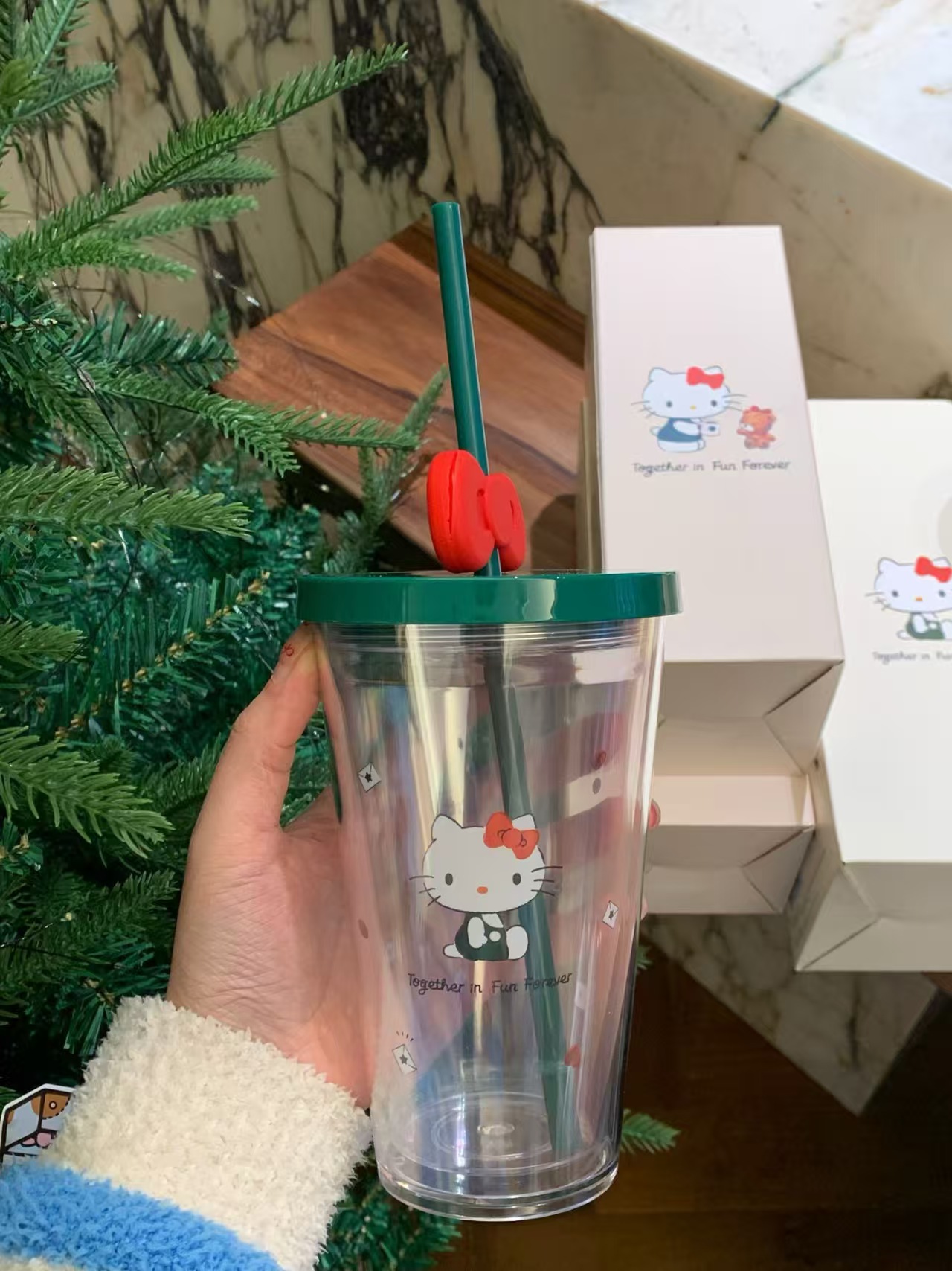 NEW Starbucks X Hello Kitty 16 oz. Cold Water Plastic Straw Mug