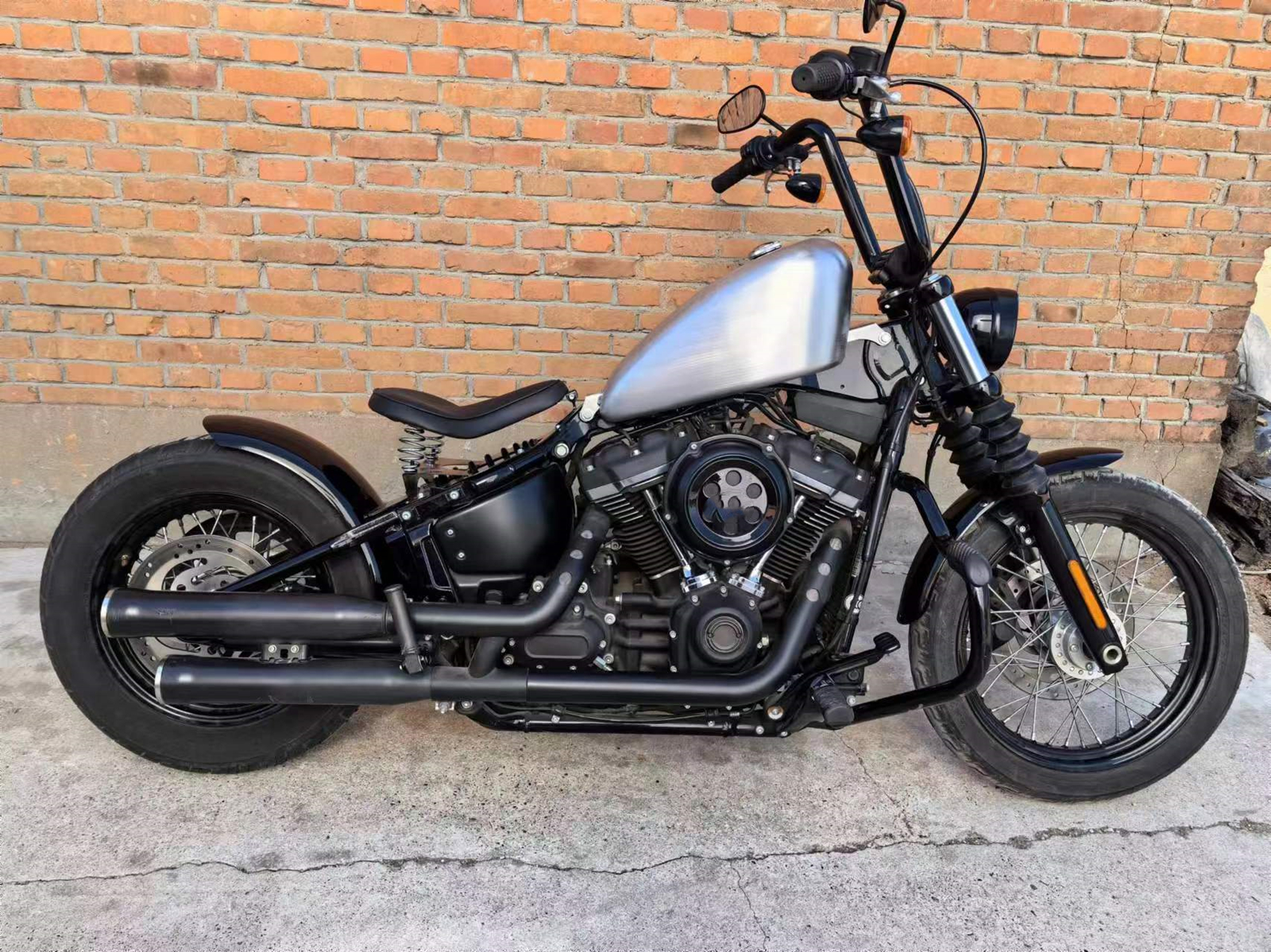 ヒロミ　 ハーレーダビッドソン FXBBS フューエルタンク 18L Petrol Gas Fuel Tank Oil Tank For Harley Street Bob FXBB 2019