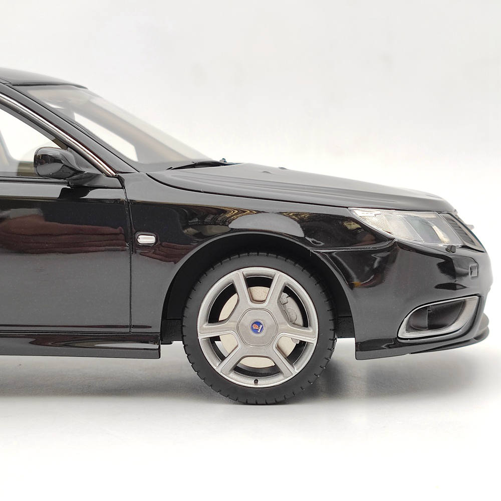 DNA Collectibles 1/18 Saab 900 Turbo T16 Airflow - Gold DNA000111 Resin Model