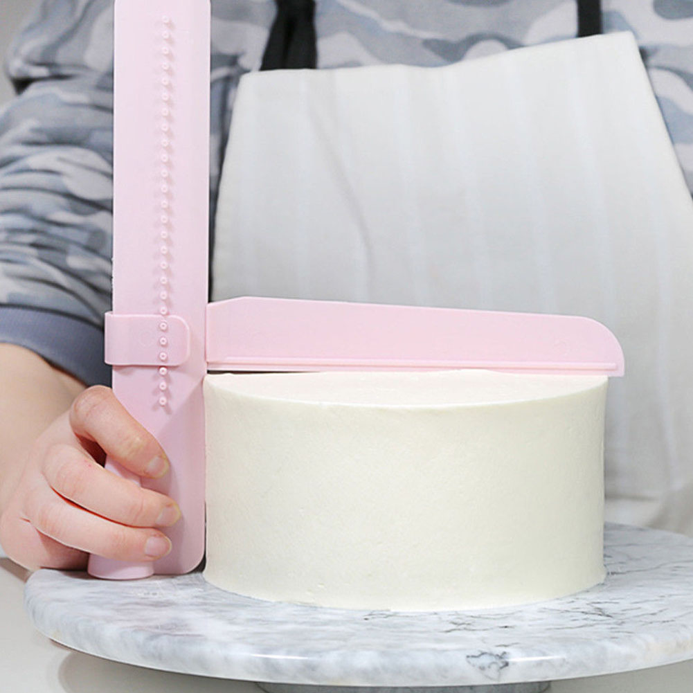 Приспособление для выравнивания крема на торте
