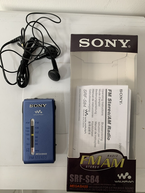 1PCS Sony mini Radio SRFS84 FM/AM Super Compact Radio Walkman Analogue