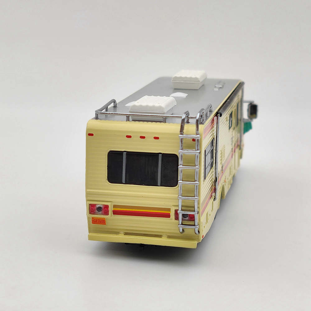 ミニカー 1/64 Breaking Bad 1986 FLEETWOOD BOUNDER $_57.JPG
