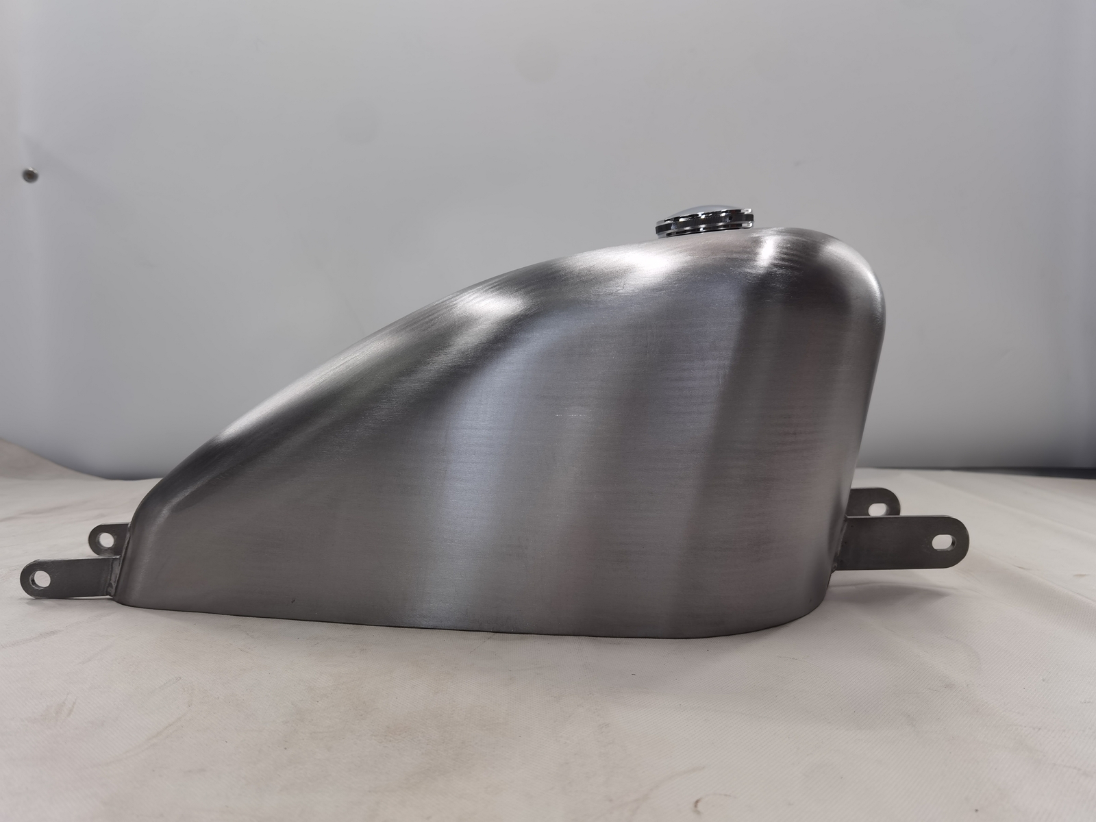 1 Set Unpainted Silver 12L Petrol Gas Fuel Tank Fit For Harley