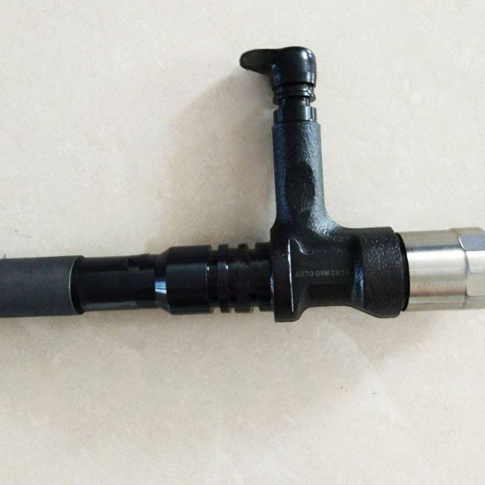 095000-6070 Fuel Injector For Denso 6251-11-3100 Komatsu