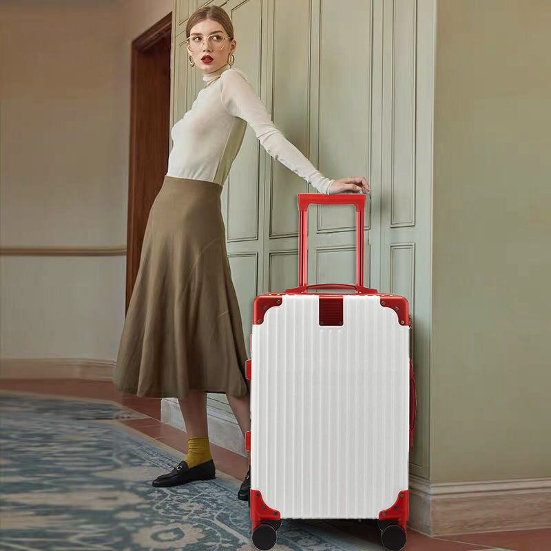 white hard shell cabin suitcase