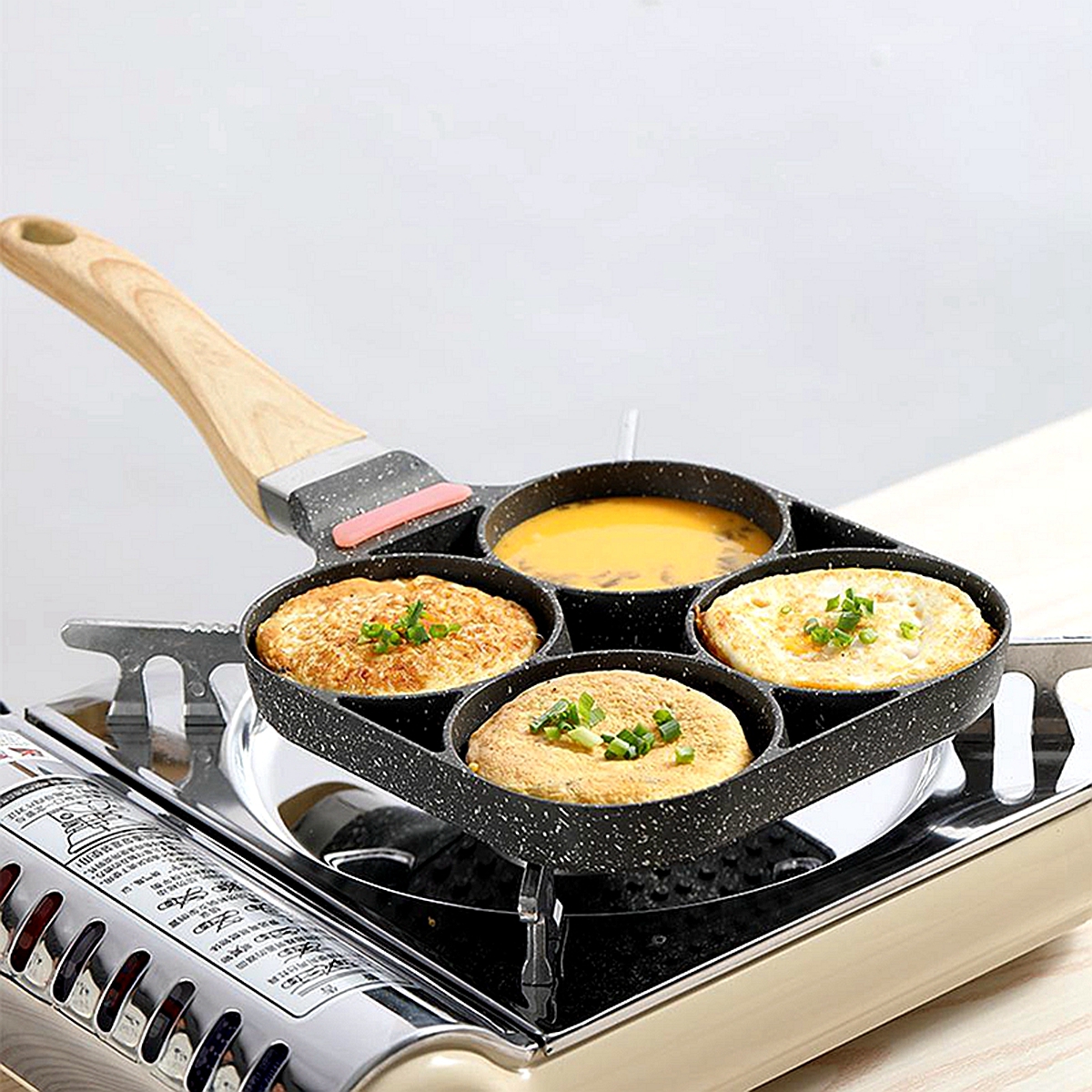 4 Hole Fried Egg Burger Pan Non-stick Ham Pancake Maker Wooden Handle Q8S2