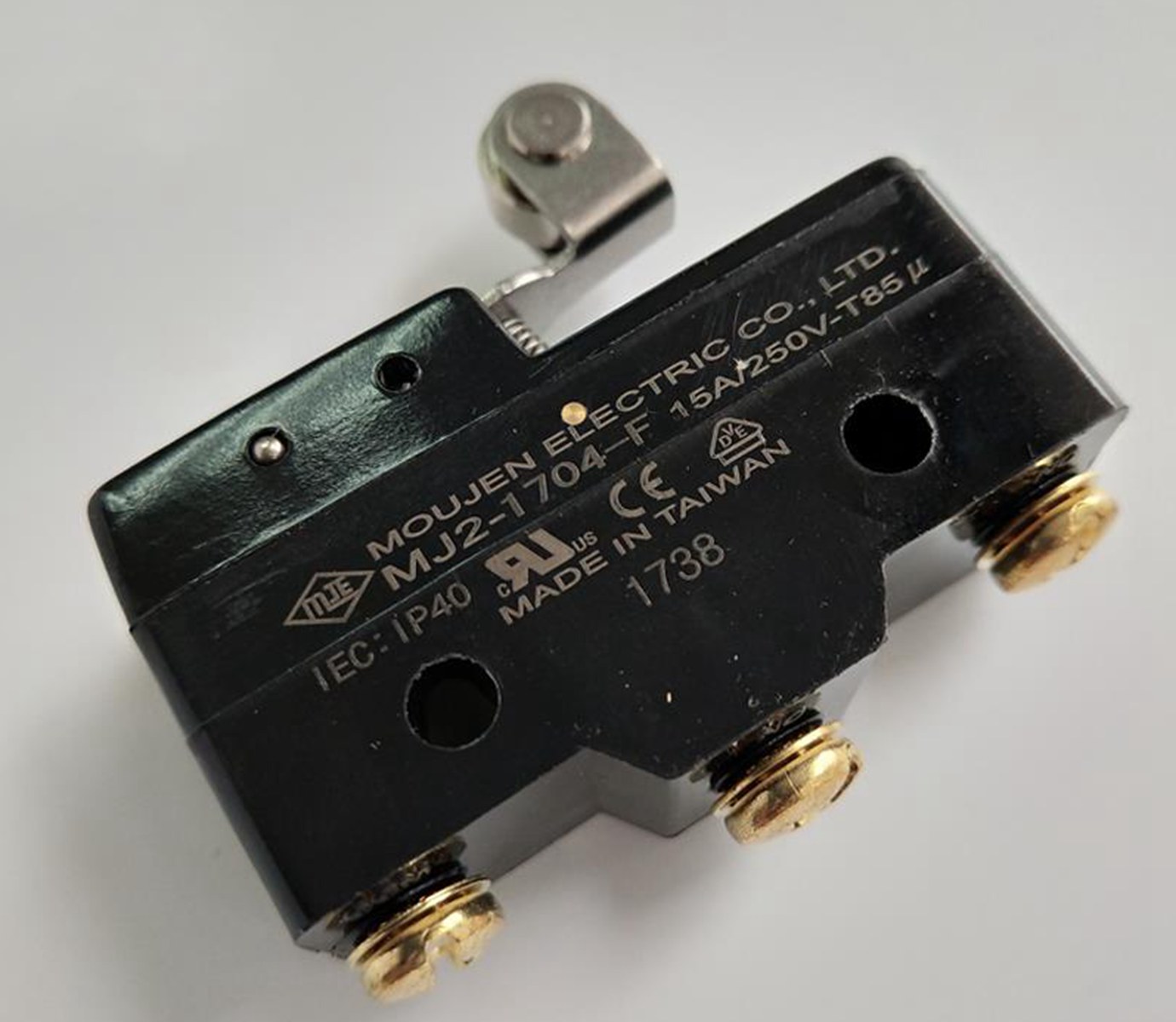 1PCS New For Moujen MJ21704F Micro Limit Switch MJ21704F 15A/250V