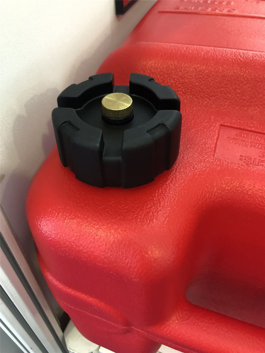 Plastic Gas Cap Fuel Oil Tank Cover Universal for 12L 24L Marine